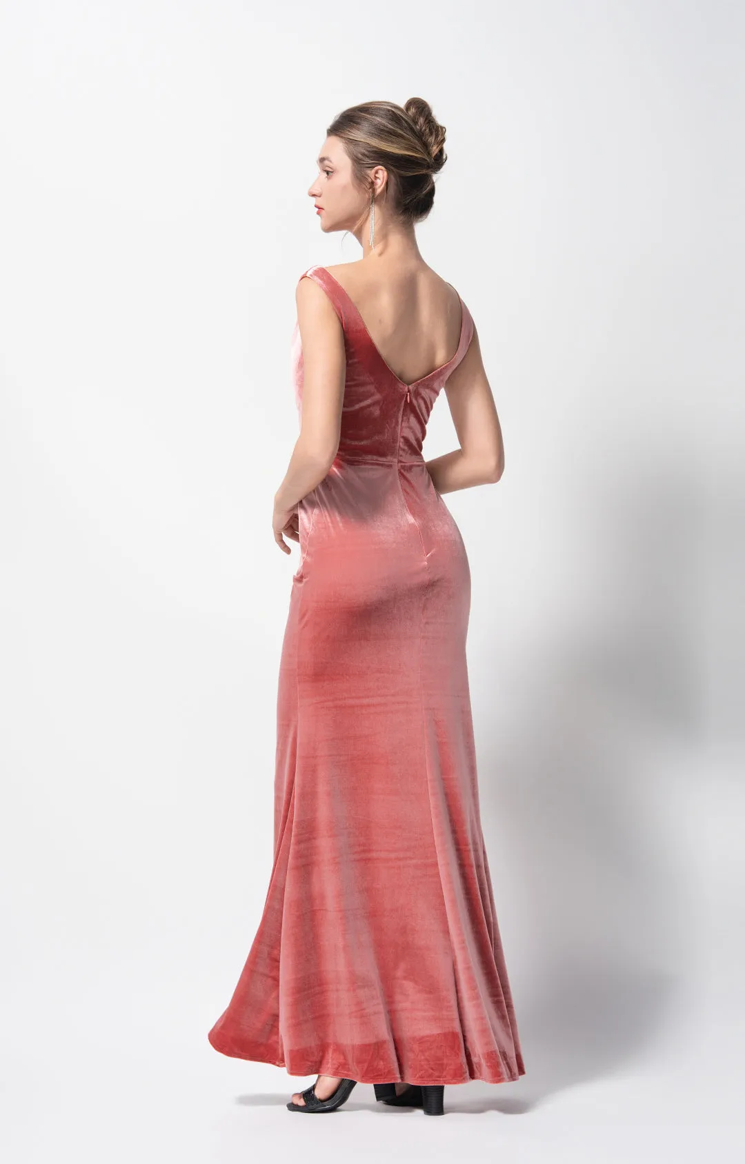 Cowl Neck Figure-Flattering Cut Mermaid